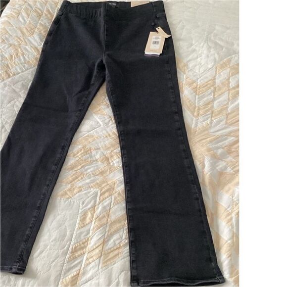 NWT NYDJ size 12 - 16 black pull on stretch jeans bootcut, elastic waistband - Picture 6 of 11
